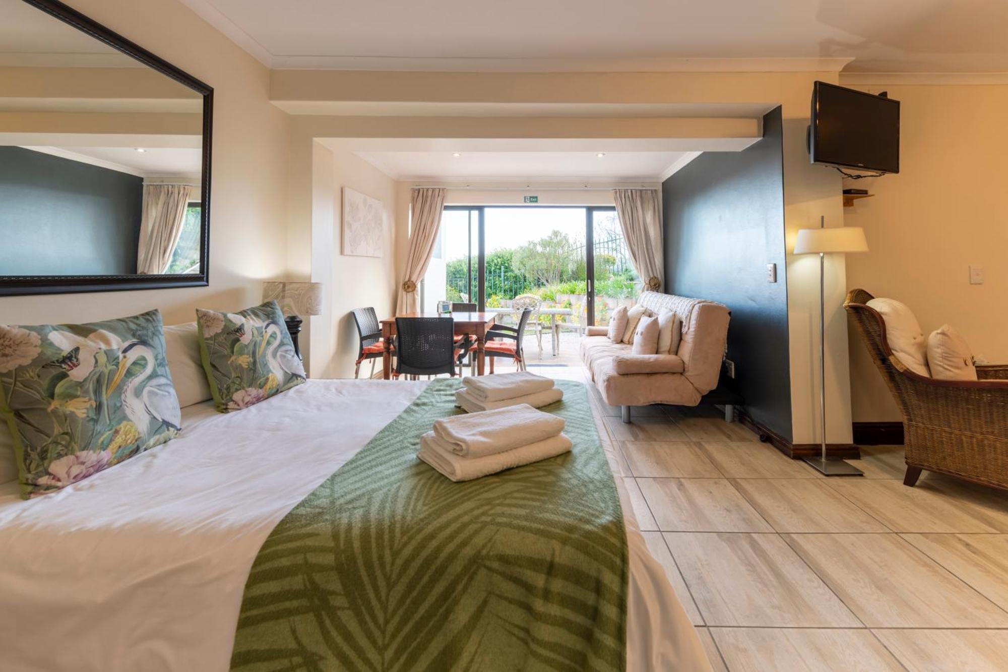 Bed and Breakfast 6 On Protea Knysna Esterno foto